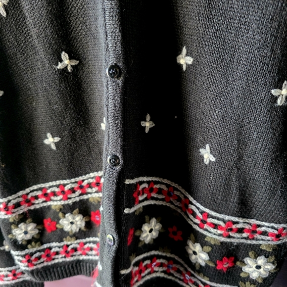 Northern Reflections Black and Gray Floral Button-Up  Fair Isle Sweater Vintage - Picture 4 of 5
